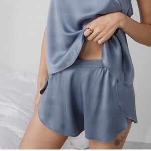 Dolphin hem washable silk pajama short
